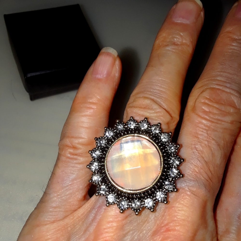 Ring Sleek & Polished,